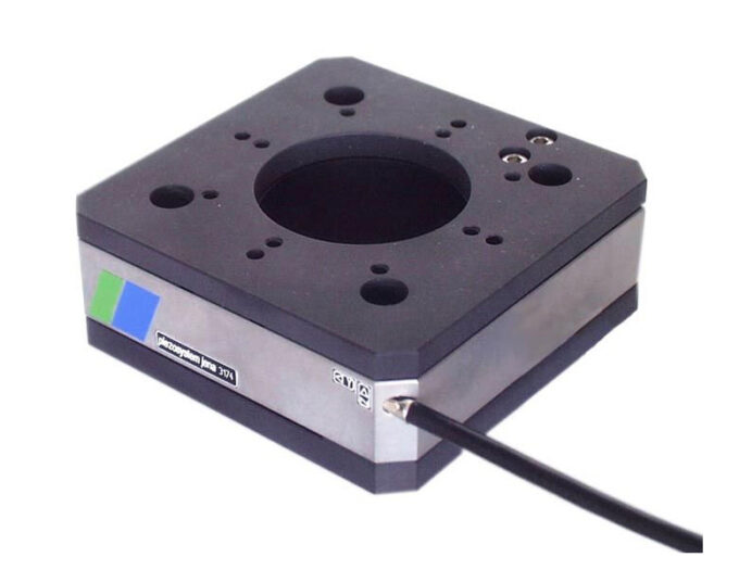 Tritor 102 Piezo 3-Axis Stage with Aperture